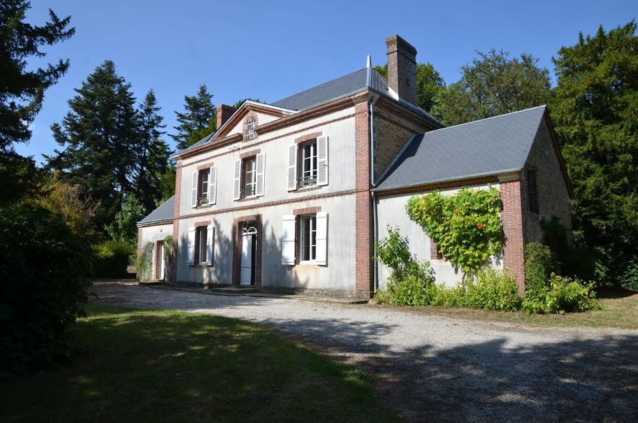 Vente maison 7 pièces 200 m² à Mortagne-au-Perche (61400), 379 000 €