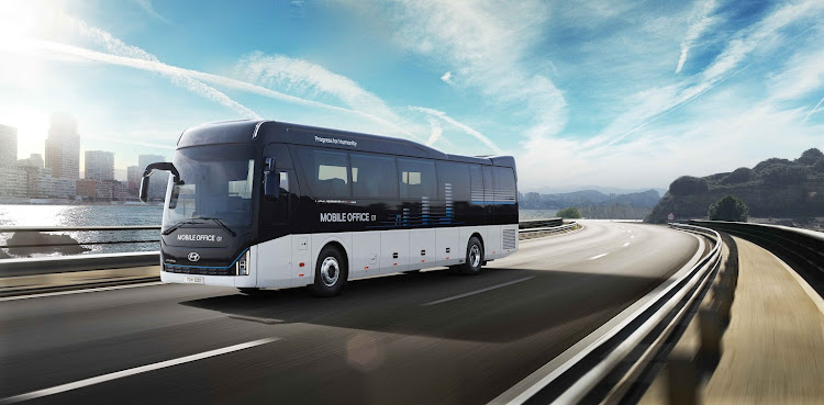 The Universe Mobile Office is a variant of its Universe luxury passenger bus for the Korean market only.