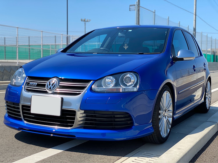 ゴルフ R32のブーメラン・フロントリップ・ドアミラー交換・タンクカスタム・洗車に関するカスタム事例の投稿画像4枚目