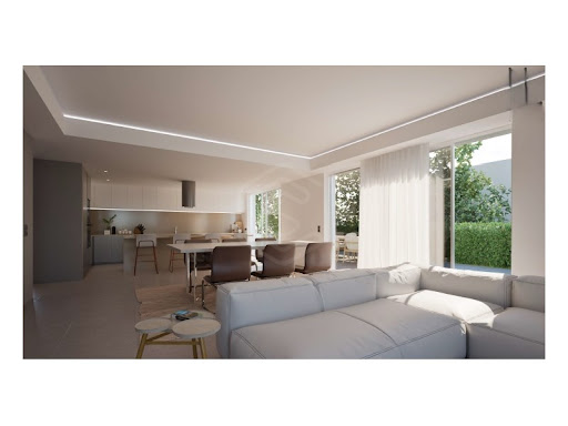 House with pool and terrace 3