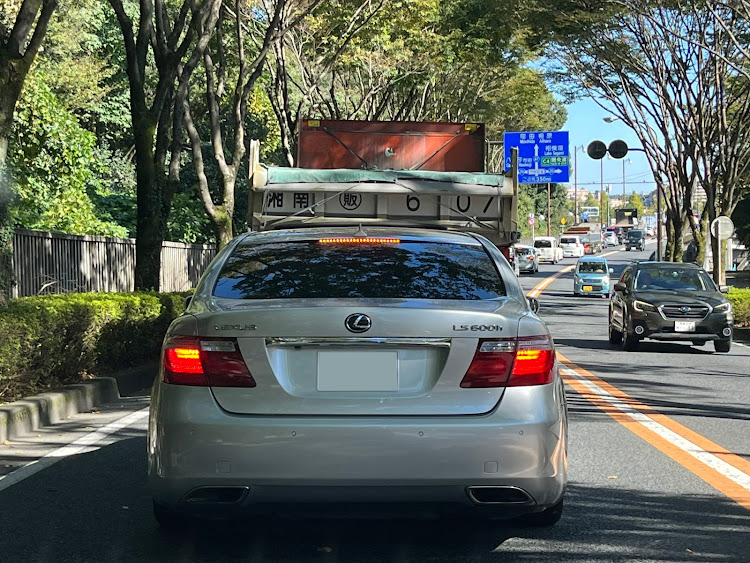 LSのシルバーはいいぞ・洗車・LS600h・おしり♡・シルバーに関するカスタム事例の投稿画像1枚目