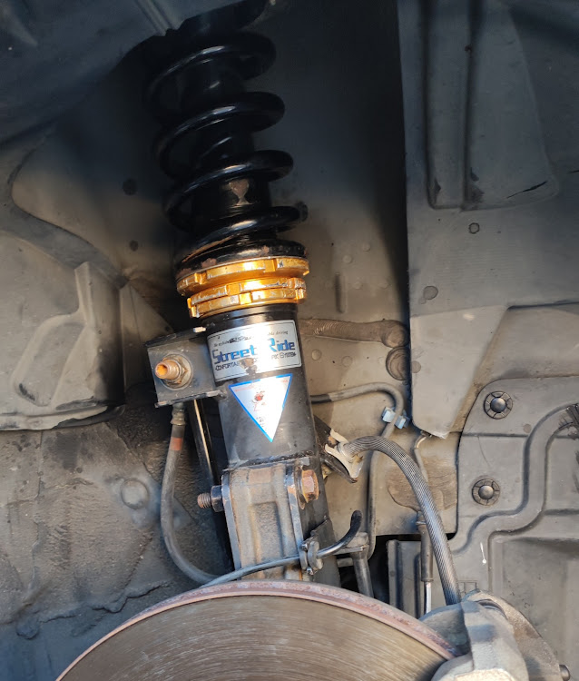 セレナの車高調取付・ダウンサス・売ります・全下げ・寒いに関するカスタム事例の投稿画像3枚目