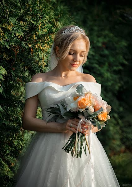 Fotógrafo de casamento Polina Romanova (12324564). Foto de 15 de setembro 2019