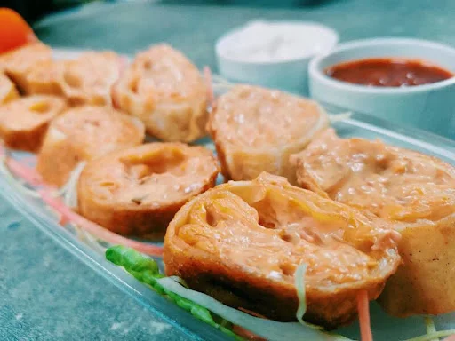 Cheese Burst Spring Rolls