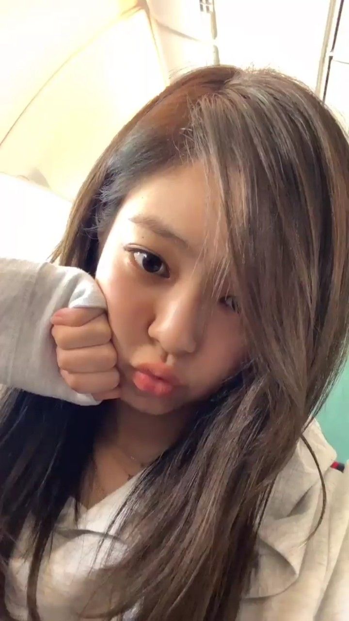 younger jennie