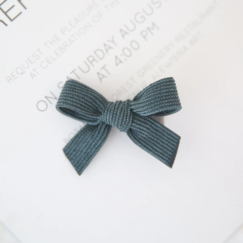 Barrette nœud en velours côtelé pour bébé printemps automne hiver 1 pièce. Un accessoire pour cheveux adorable et confortable pour les tout-petits, idéal pour toutes saisons.
