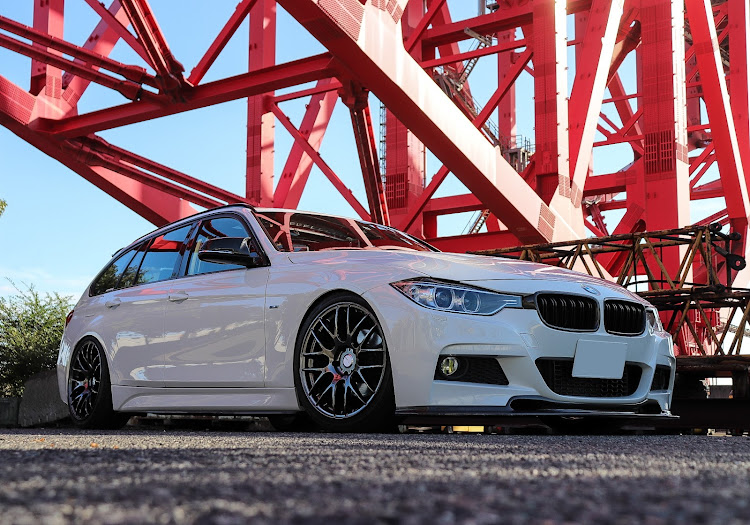 3シリーズ ツーリングの裏ナナガン・BMW3シリーズ・Msports・320dに関するカスタム事例の投稿画像1枚目