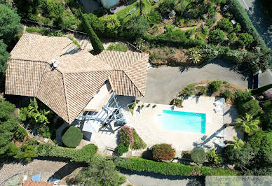 Property with pool 4