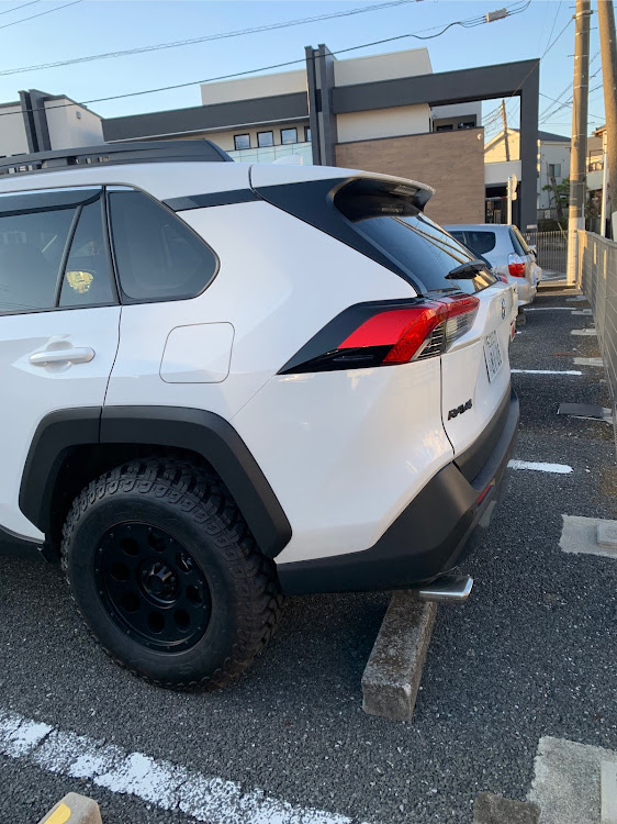 RAV4のRAV4・OFFROAD PACKAGE・MAXXIS MT-764 Bighorn・レンコンホイール・i metal Xに関するカスタム事例の投稿画像4枚目