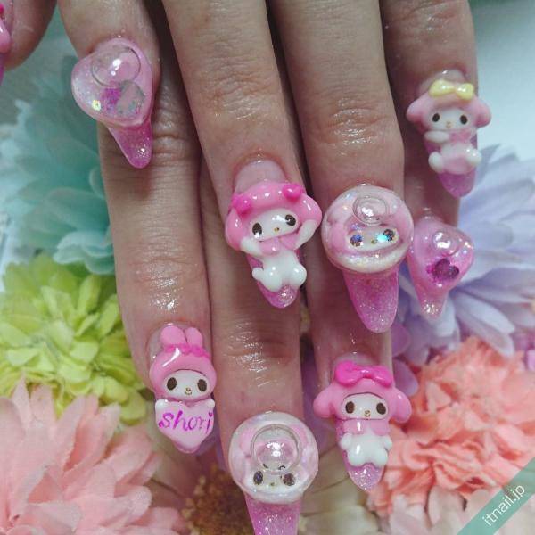ゆらゆらキラキラ 冬のスノードームネイル Trill トリル