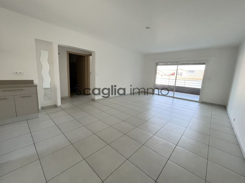 Location  appartement 3 pièces 78 m² à Ajaccio (20000), 1 400 €