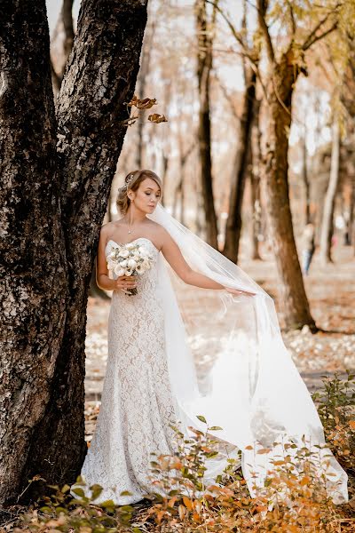 Wedding photographer Ekaterina Manaenkova (lapick87). Photo of 31 October 2019