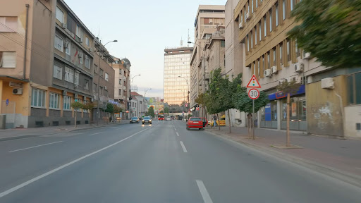 Nišlija u tuči zadobio ubodnu ranu u grudi, uhapšene dve osobe zbog pokušaja ubistva