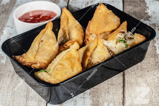 Cheese Corn Samosa [6 Pieces]