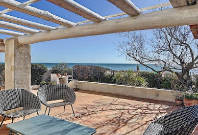 Seaside house with garden and terrace 4