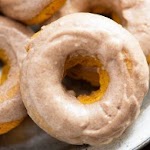 Browned Butter Pumpkin Donuts was pinched from <a href="http://www.bunsinmyoven.com/2015/09/22/browned-butter-pumpkin-donuts/" target="_blank">www.bunsinmyoven.com.</a>