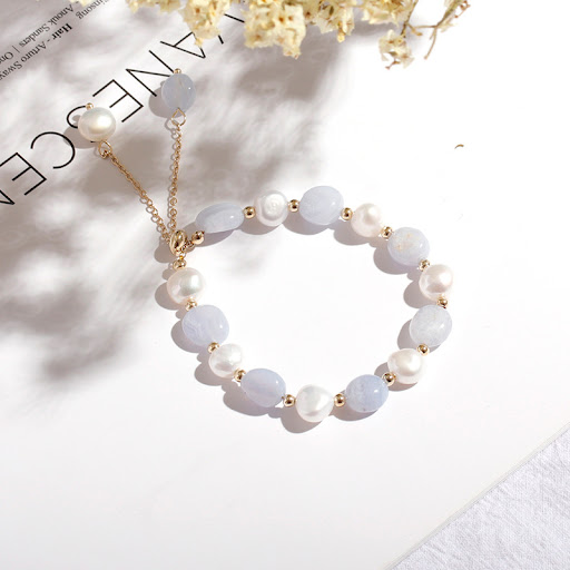 Title 5, Elegante pulsera de piedra lunar que realza tu ...