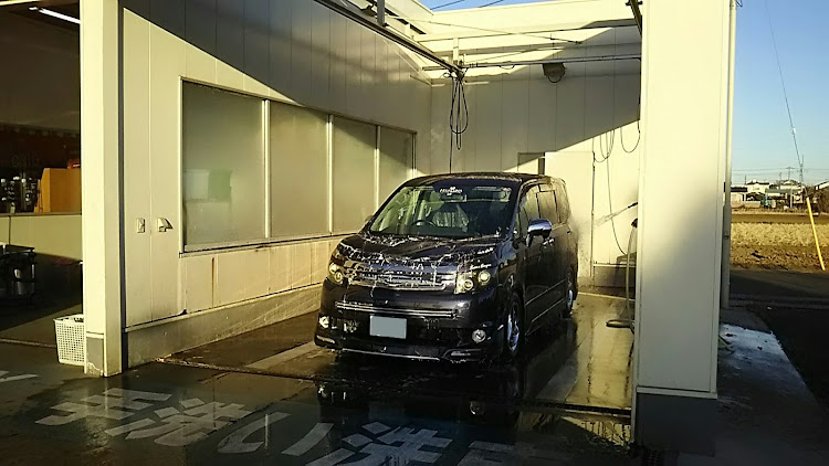 ヴォクシーのヌルテカ洗車・イルミネーション撮影・深夜の徘徊・丸昌・良き仲間に関するカスタム事例の投稿画像3枚目