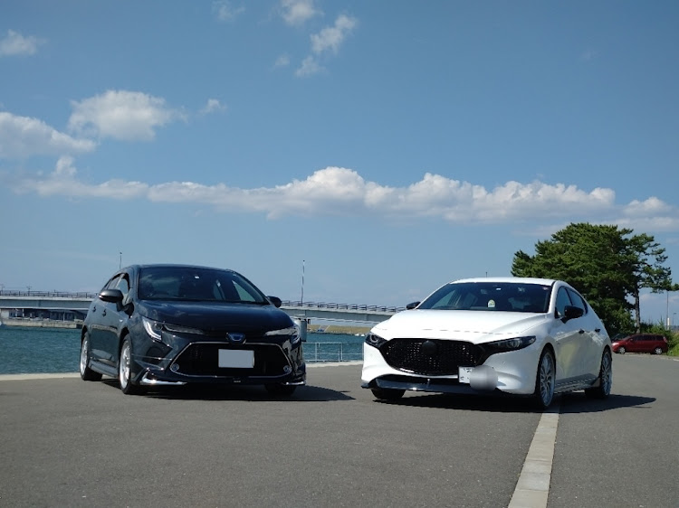 カローラの青空と愛車・MAZDA3・AXELAsports・MAZDA車と共に・皆様ありがとうございました☺️✨に関するカスタム事例の投稿画像12枚目