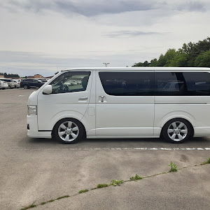 ハイエースバン KDH206V