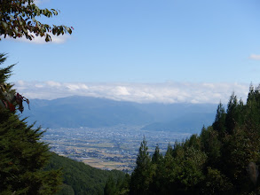 高い山は雲の中（美ヶ原方面）