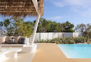 Seaside villa with pool 5