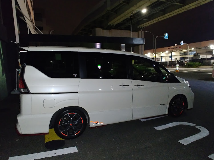 セレナの純正流用・洗車・ドライブ・カメ活練習に関するカスタム事例の投稿画像2枚目