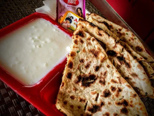 Paneer Pyaaz Parantha