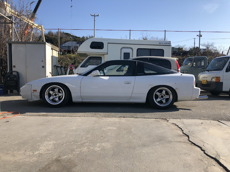 180SXの車高調整・タイヤ交換・180sx・レッドメモリー・エムズガレージに関するカスタム事例の投稿画像2枚目