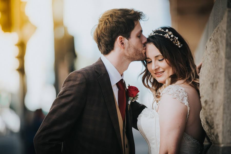 Bryllupsfotograf Loui Hartland (louihartland). Bilde av 14 februar 2019