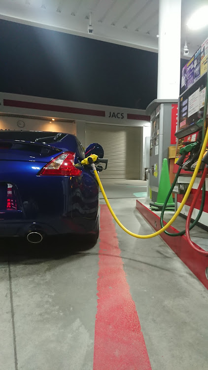フェアレディZのガソリンスタンド・ガソリンスタンドなのに盛れない下手くそ・フェアレディZに関するカスタム事例の投稿画像3枚目