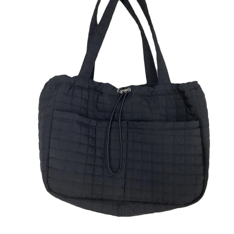 Grand Sac Tote en Nylon pour Femme Motif Losange Capacité Élevée Idéal pour Courses Voyages et Usage Quotidien Durable et Élégant