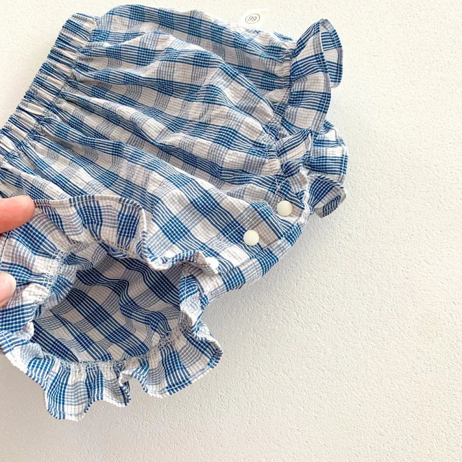 Conjunto de shorts de algodão fino xadrez de manga curta para meninas ideal para o verão, leve e respirável, confortável e estiloso, perfeito para brincar.