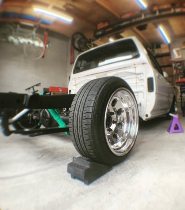 ハイラックストラックの80ハイラックス・トラッキン・レストア・minitruckin・usdmに関するカスタム事例の投稿画像1枚目