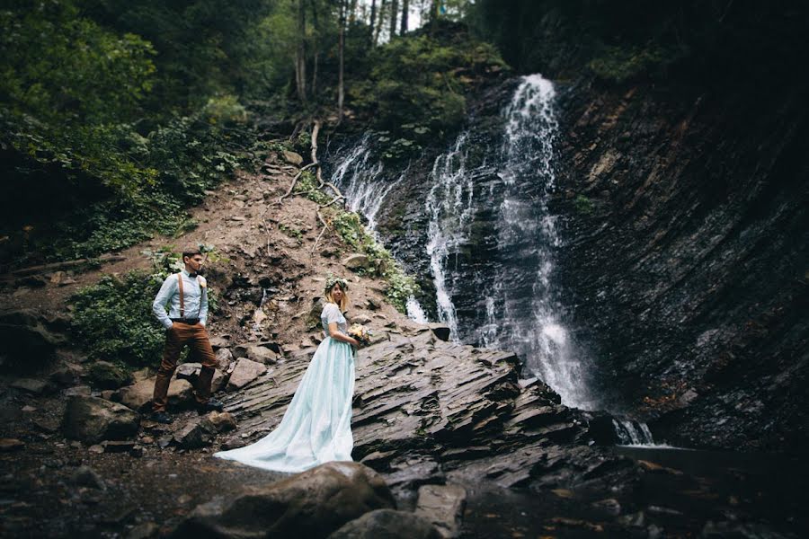 Fotógrafo de casamento Evgeniy Tarasov (tarasof). Foto de 2 de março 2017