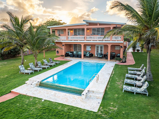 Maison avec piscine en bord de mer 1