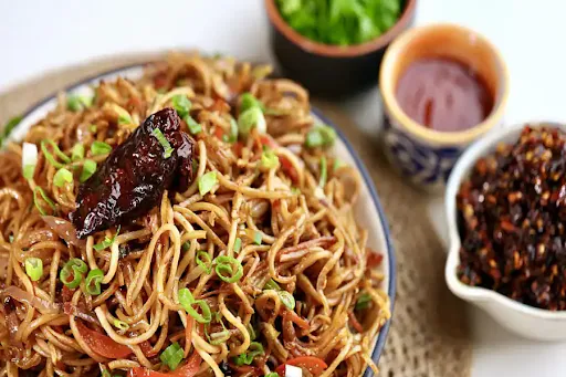 Veg Chilli Garlic Noodle.