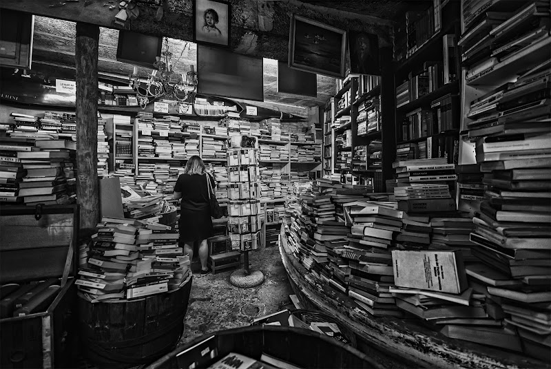 Libreria Acqua Alta, un ordinato disordine  di CarloBassi