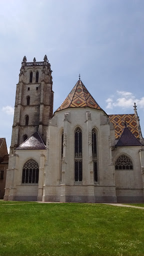 le chevet et la tour de l'égli