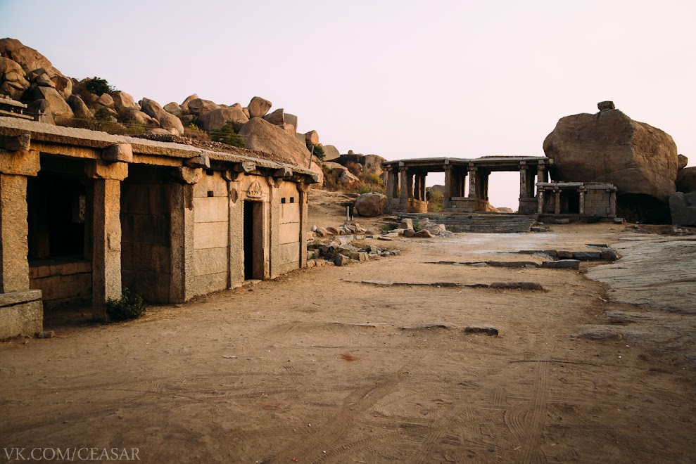 Развалины древних храмов, Хампи
