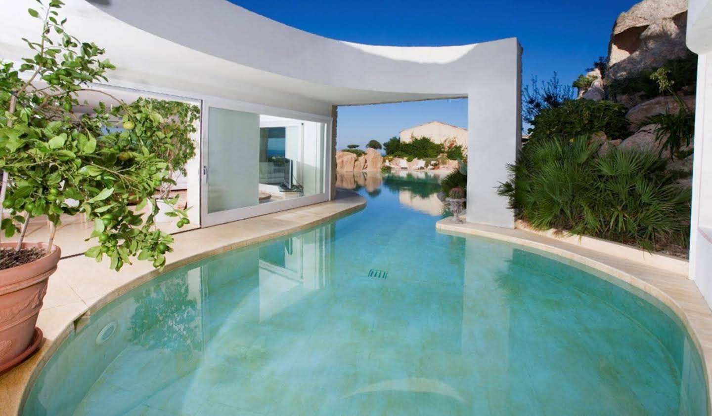 Villa with pool and garden Porto Cervo