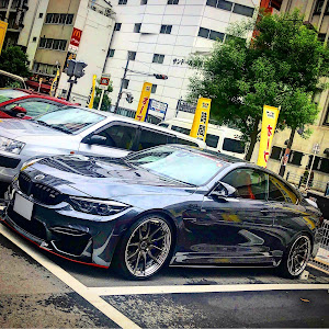 M4 クーペ