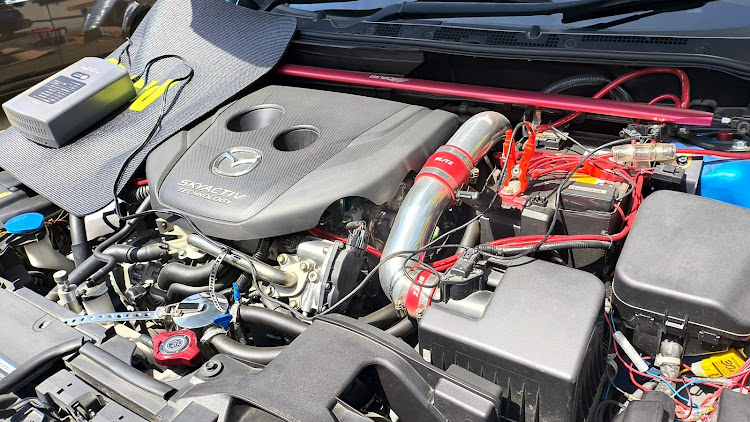 CX-3のDIY・ホイールハウス静音化・ヘッドライトフィルム施工・色が変わるフィルム・車検は･･･黙っとく？wに関するカスタム事例の投稿画像5枚目