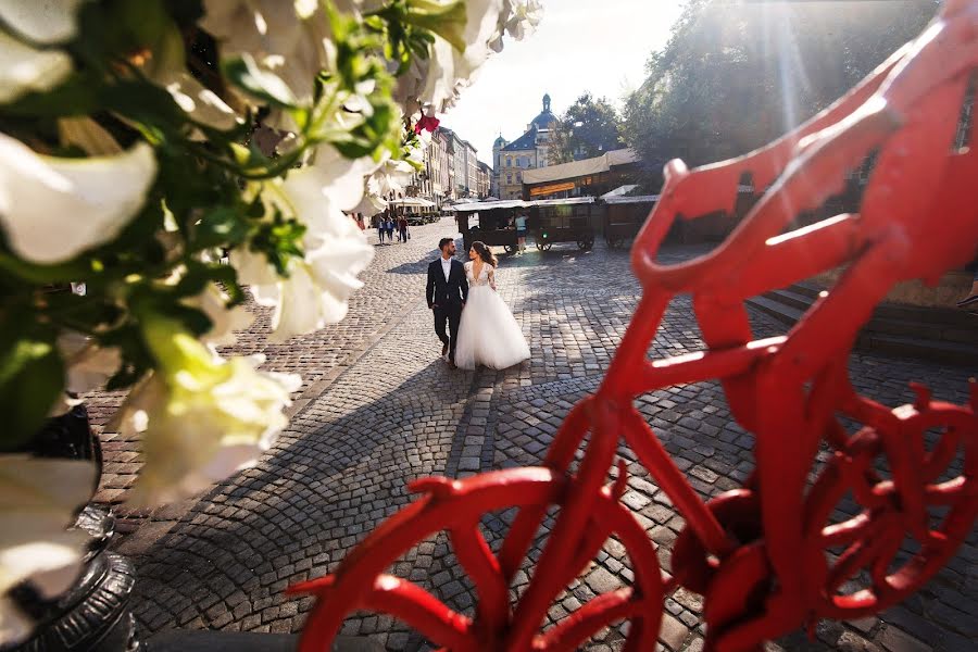 Vestuvių fotografas Rostyslav Kostenko (rossko). Nuotrauka 2020 balandžio 14