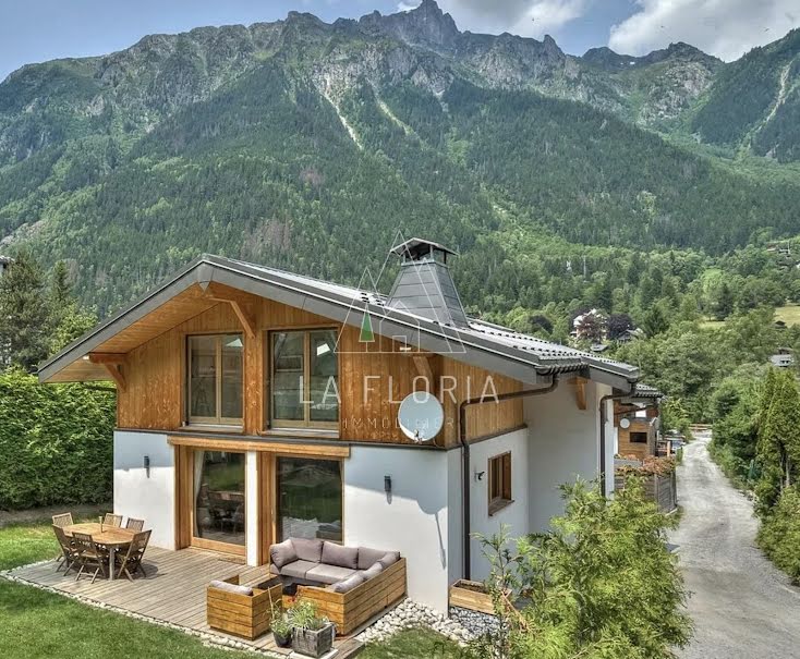 Vente chalet 7 pièces 250 m² à Chamonix-Mont-Blanc (74400), 1 975 000 €