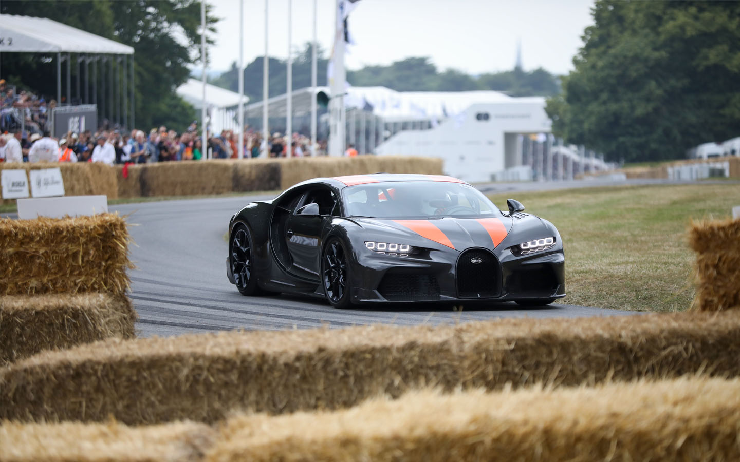 bugatti veyron has several speed records to its name