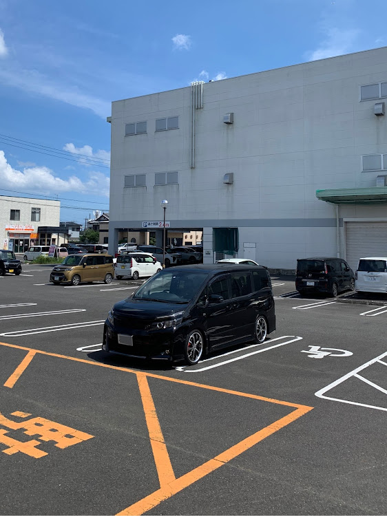 ヴォクシーのホーンキーホルダーに関するカスタム事例の投稿画像2枚目