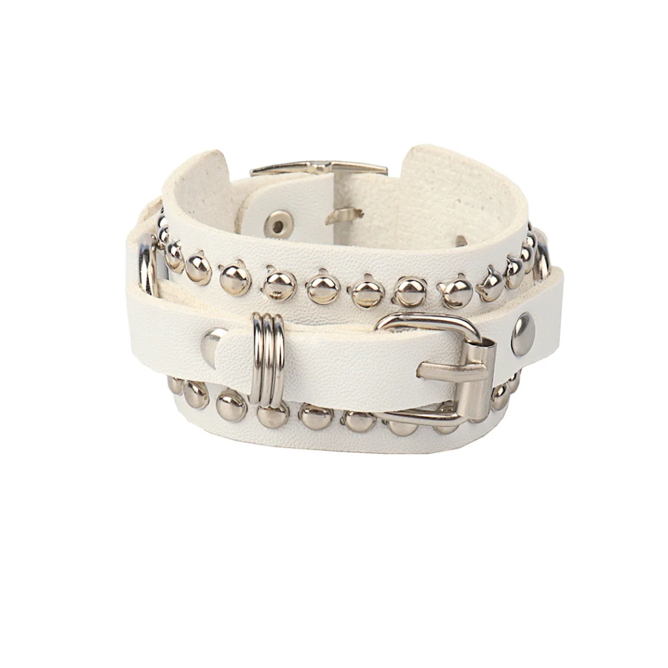 Bracelet Couple Rock en Cuir Rivet, l'accessoire idéal pour les couples rockeurs, exprimez votre amour avec ce bracelet en cuir unique et stylé.