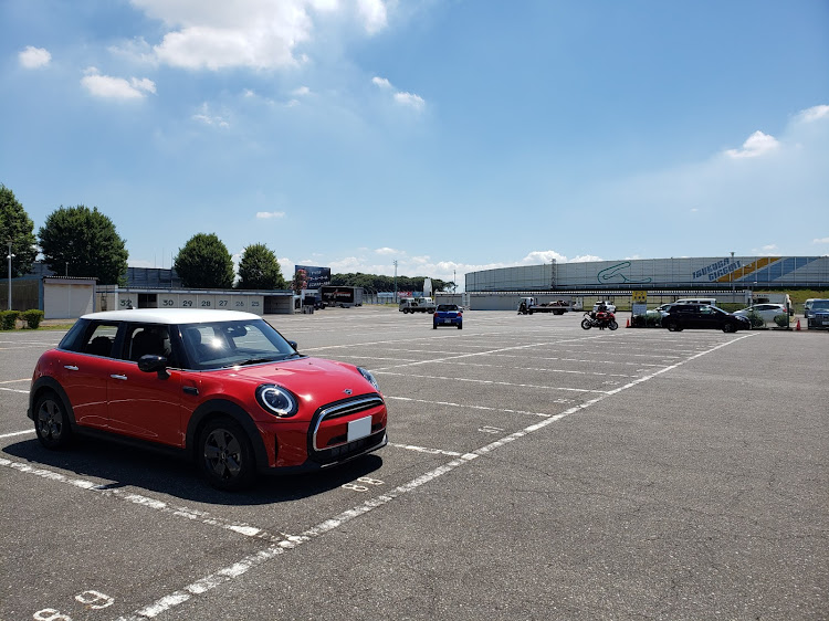 MINI 5ドアのMini cooper・chilired・f55・筑波サーキット・初心者ですがよろしくお願いしますに関するカスタム事例の投稿画像2枚目