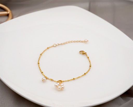 Title 5, Womens Freshwater Pearl Bracelet Timeless eleg...